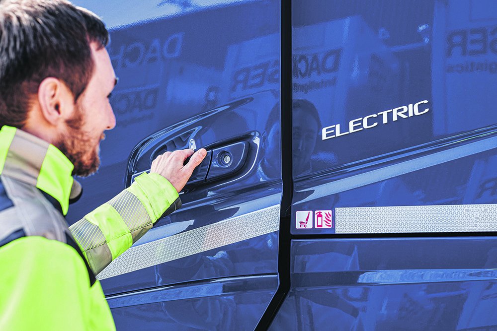 cnt 01 dachser volvo fh electric cmi0425 c dachser web hires