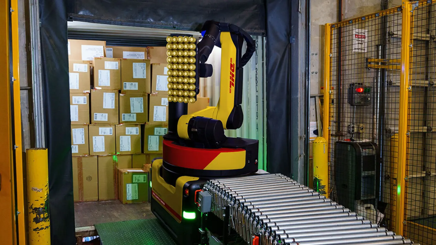 108264650 1770839435386 DHL StretchRobot 2