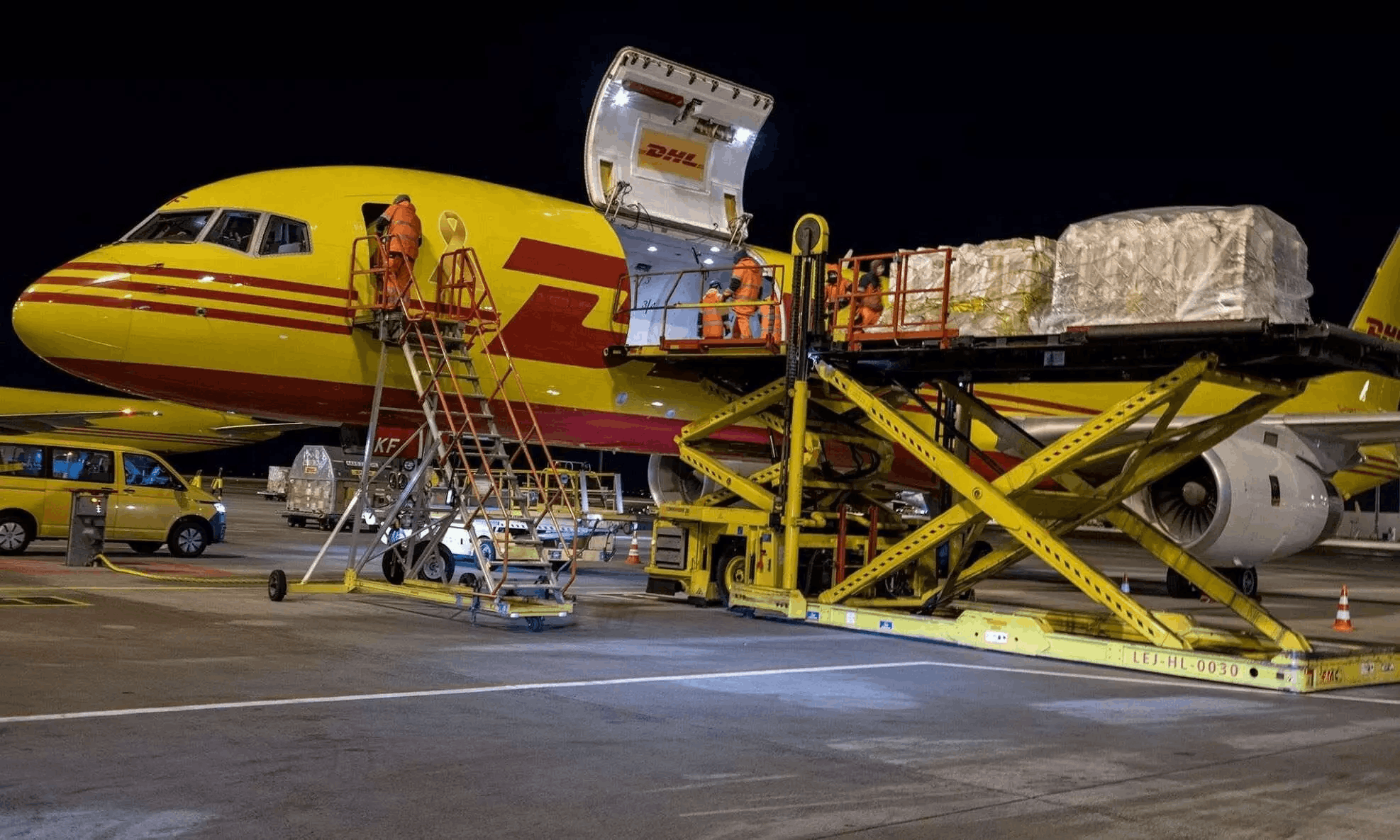 90627 dhl air network1 11 (1)