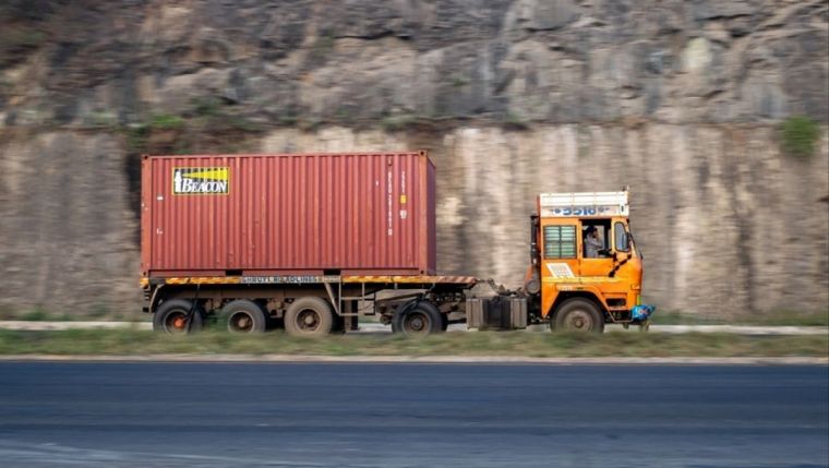 logistics truck lorry india shutterstock.jpg.image.760.428